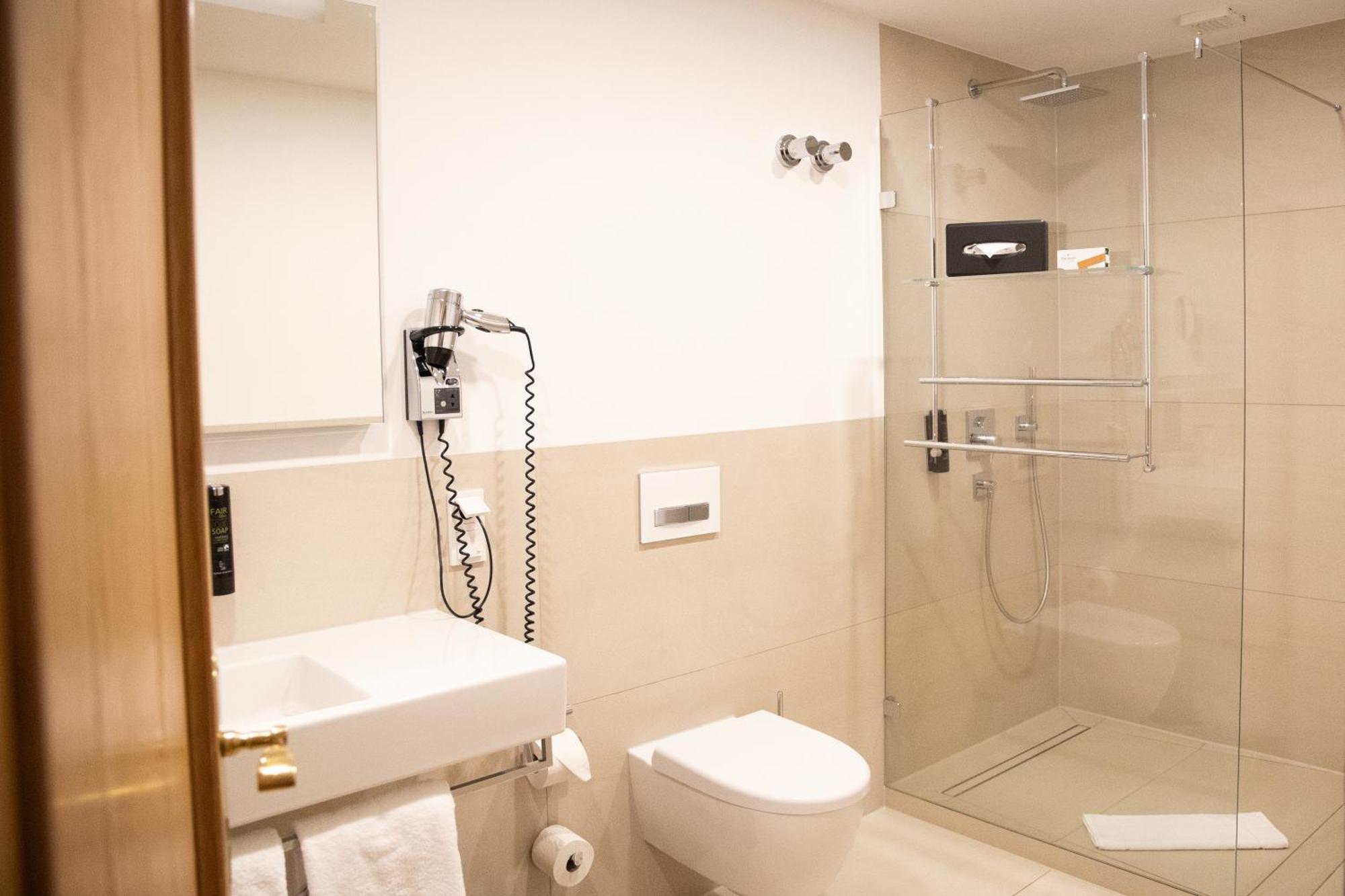 Hotel Elfbuchen Kassel Eksteriør bilde